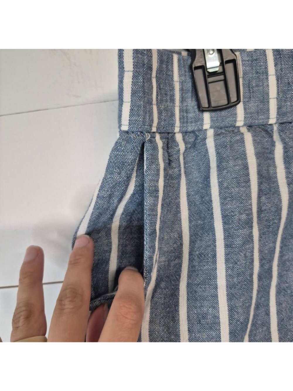 Sonoma Women's Striped Blue & White Shorts With Pockets Size M - Picture 2 of 7